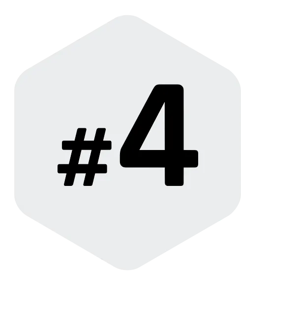 Eine schwarze Zahl 4 mit einem vorangestellten Hashtag-Symbol befindet sich in der Mitte eines hellgrauen Sechsecks mit weißem Hintergrund.